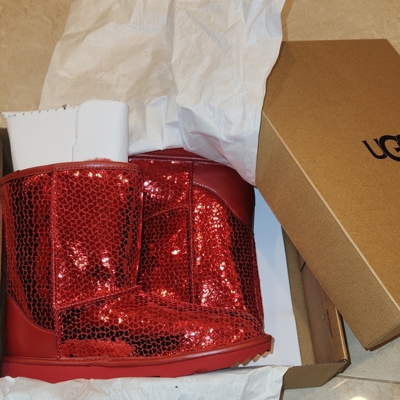 UGG Red HEARTS Sequined Boots. NEW! Metallic, Shiny. - Picture 7 of 16